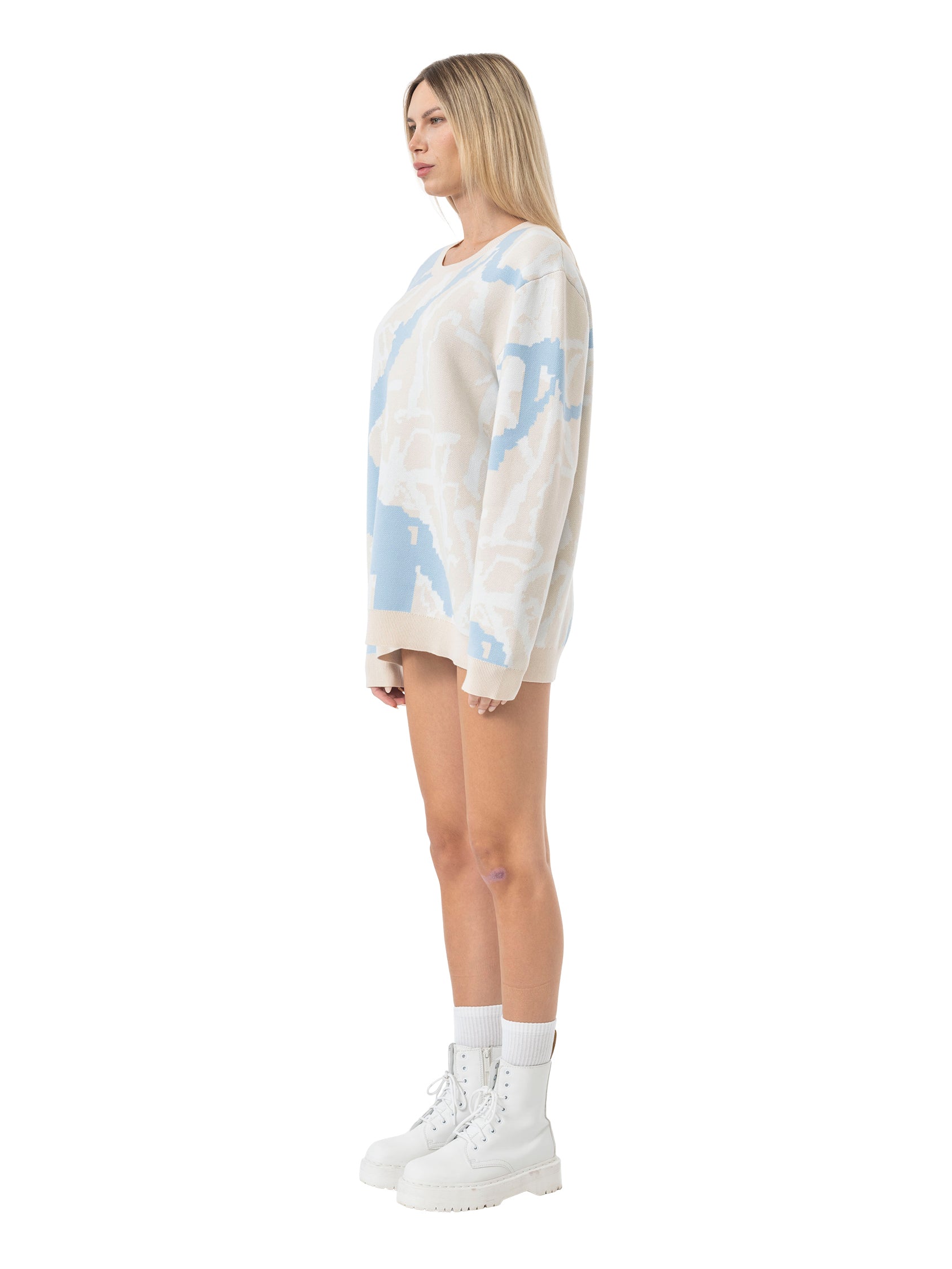 knit crewneck sweater abstract - beige/sky