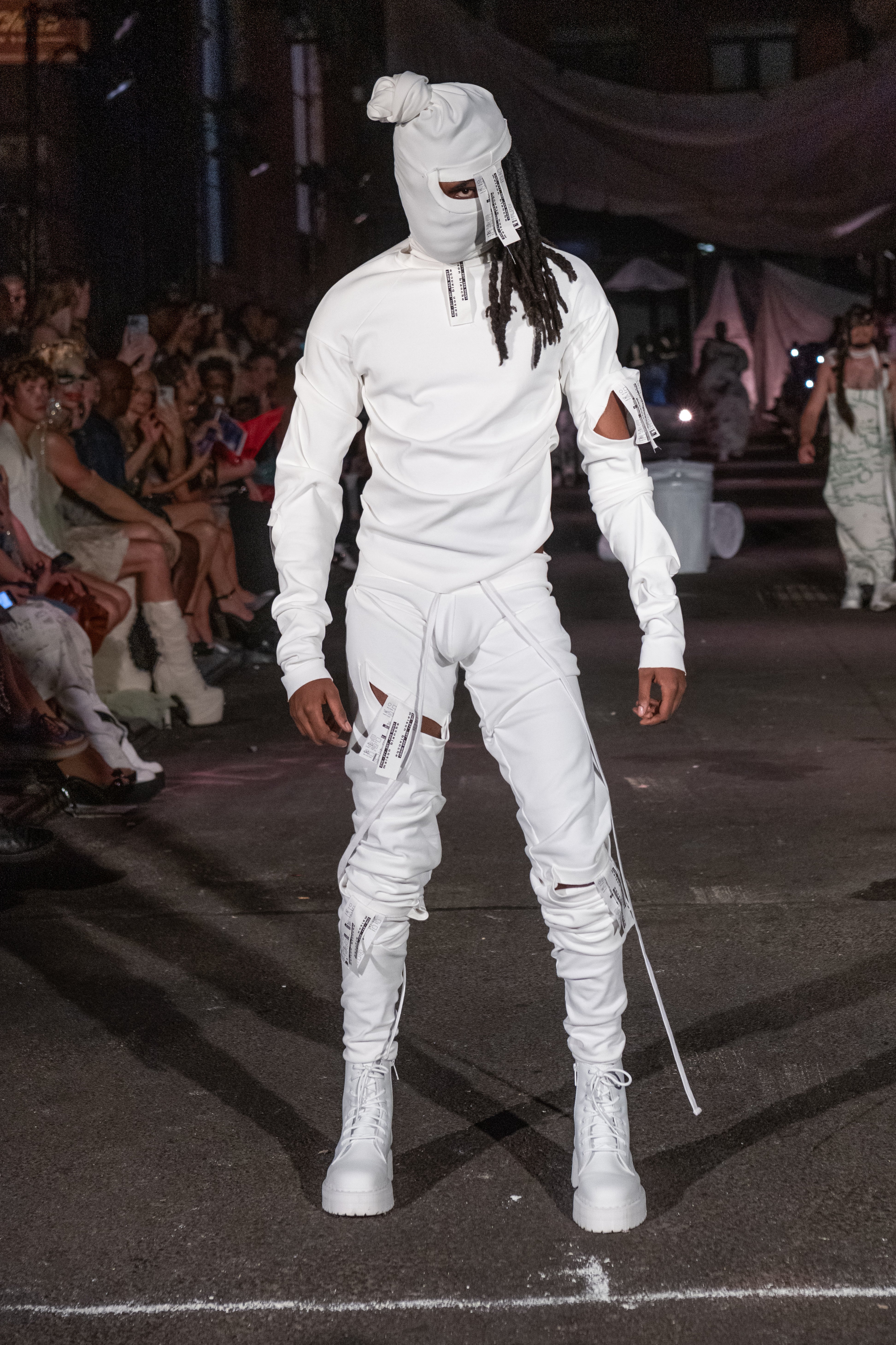 Maison Blanche by Yannik Zamboni NYFW SS23 9.14.22 - photo by Andrew Werner, Z72_4092.jpg__PID:b11e89f1-22fb-4934-ad89-3e59def742cf