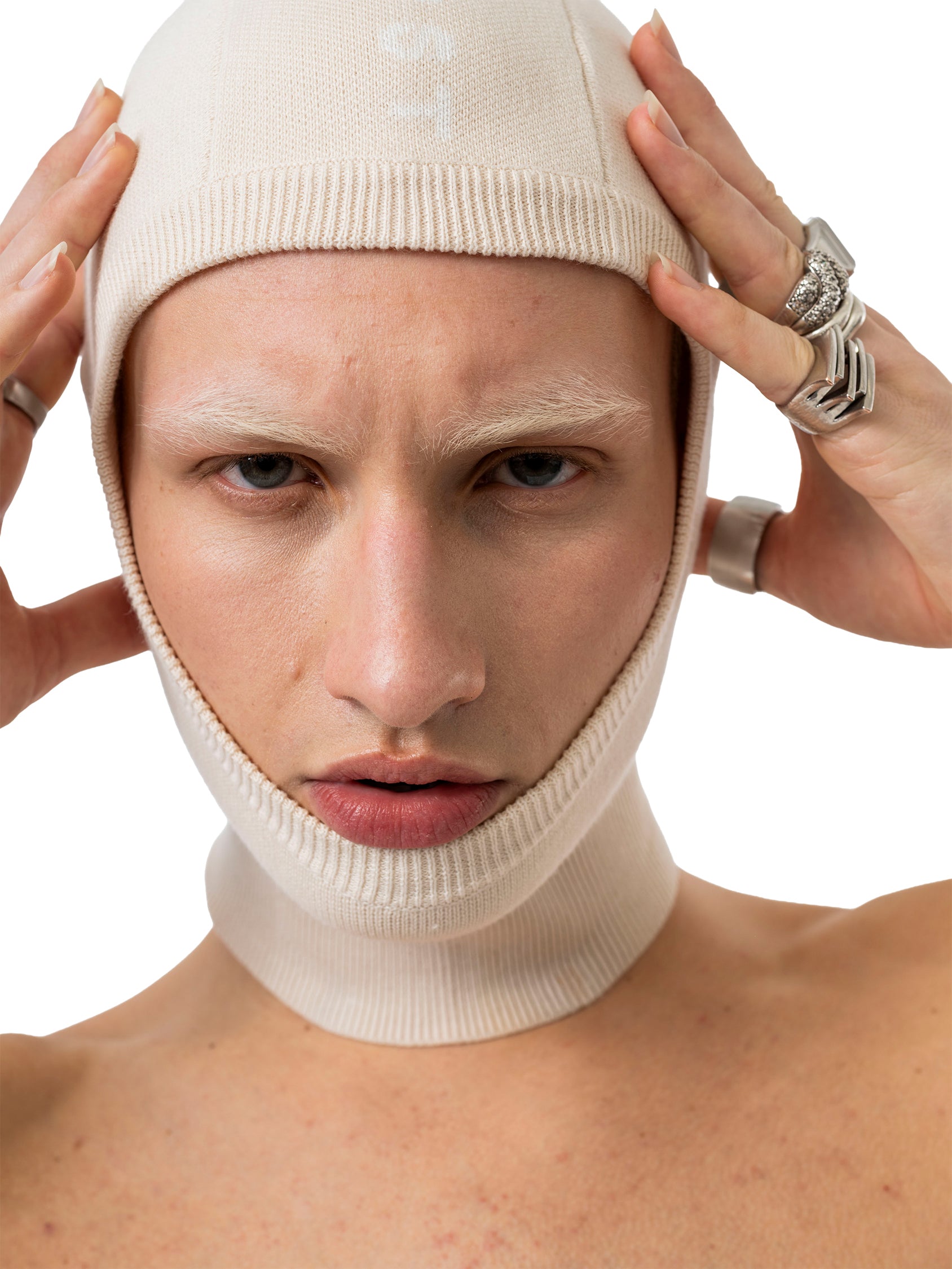 balaclava signature - beige/white